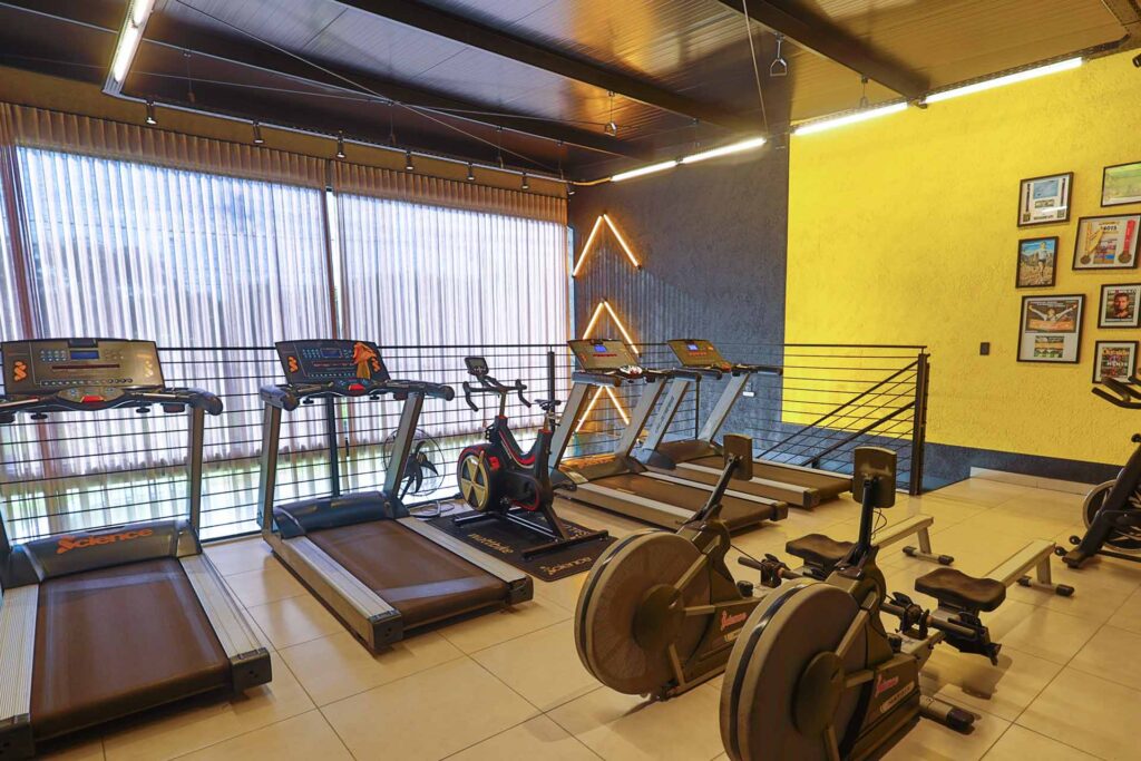 Studio Science Peak Sports horizontal 21