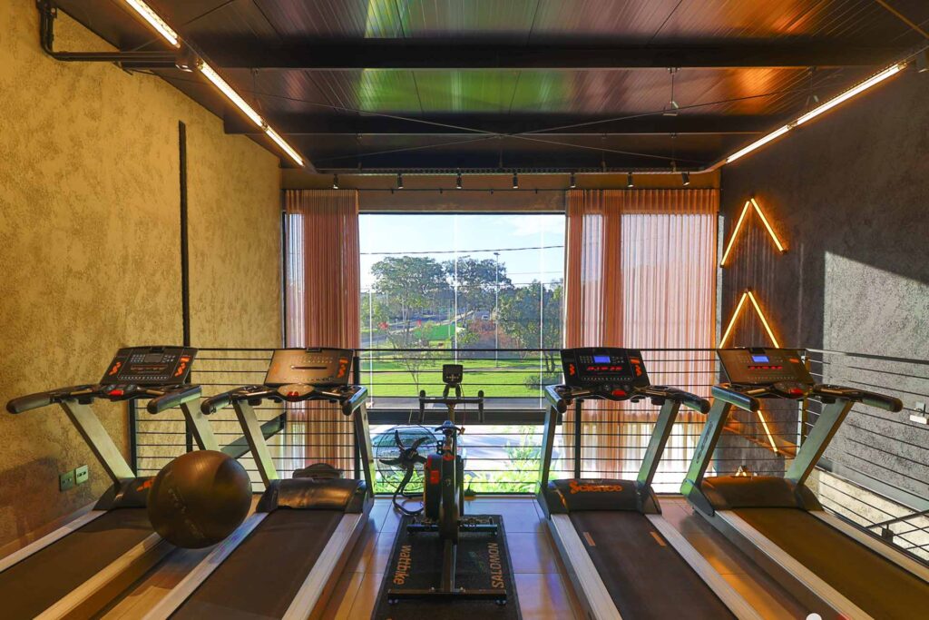 Studio Science Peak Sports horizontal 22